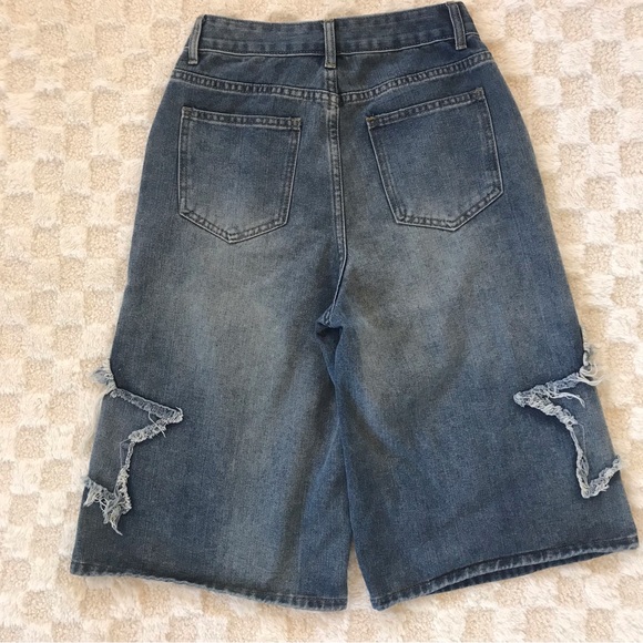 ROMWE NWOT Wide Leg High Rise Distressed Star themed Bermuda Shorts - Picture 2 of 8